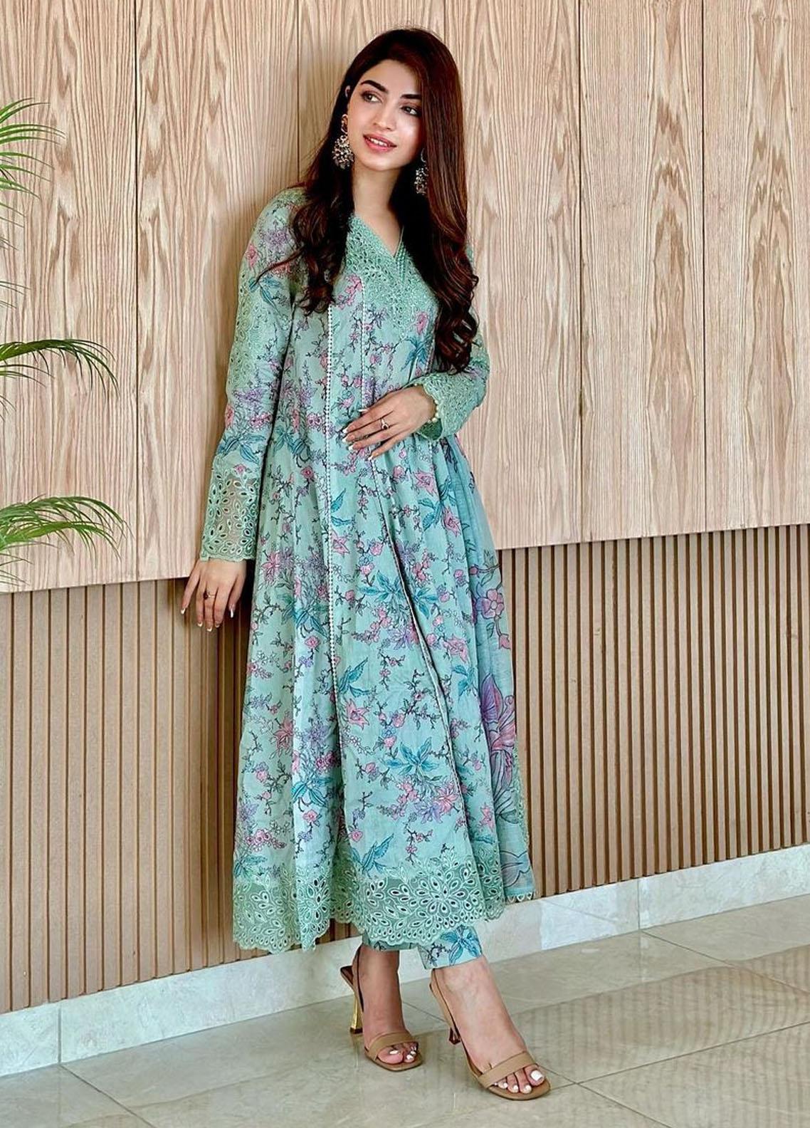 3 Piece Stitched - Embroidered Lawn ZN-24 | IZNIK